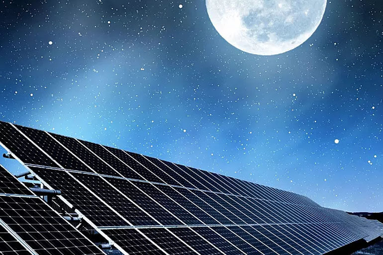 Can solar panels work at night?