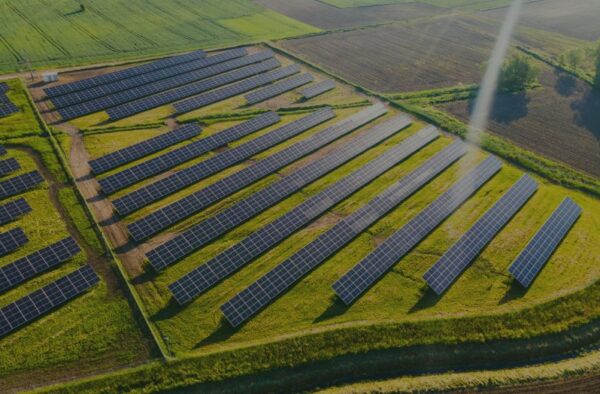 How Solar Power Reduces Operating Costs for Industries