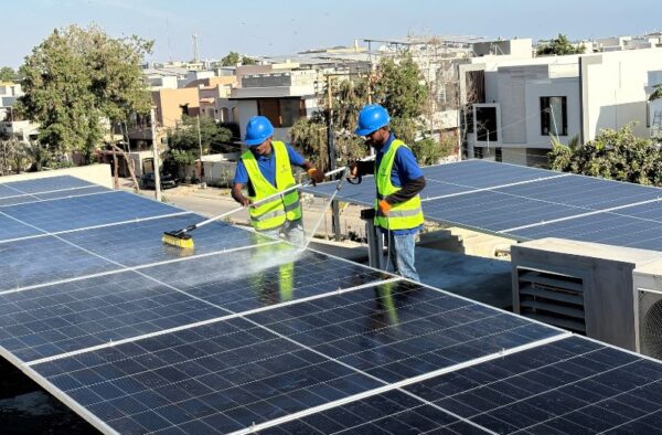 Why Clean Solar Panels Save You More Money Than You Think