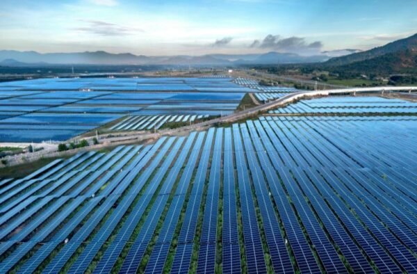 Industrial Solar Installation: Power Your Business Efficiently